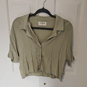 The Normal Brand Olive Green Cropped Button-Front Shirt